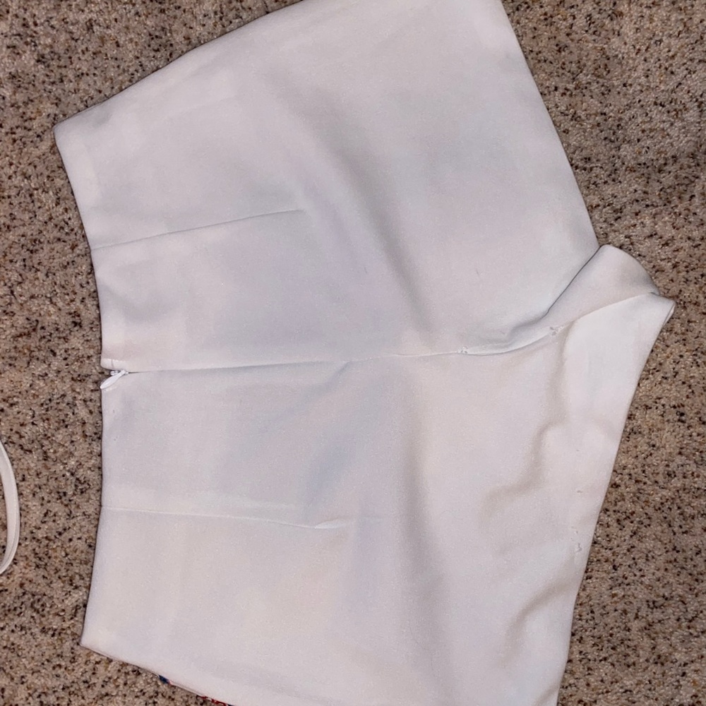 White Patterned Set - image 5